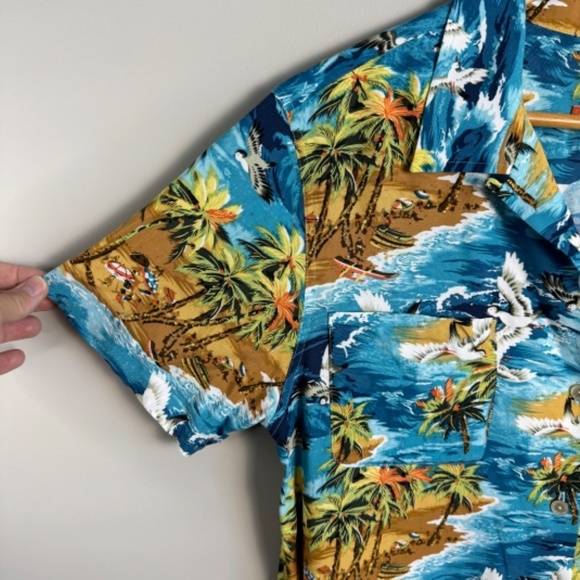 NEW Relax Tommy Bahama Women's Short Sleeve Tropical Beach Scene Camp Shirt L‎ - Picture 3 of 16